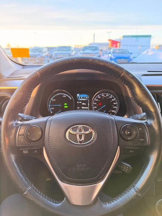 2018 Toyota RAV4 4th Gen - Image 8 of 13