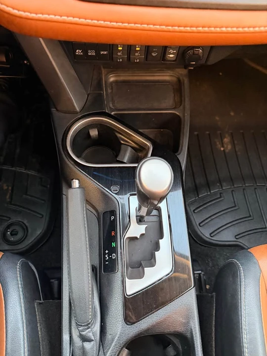 2018 Toyota RAV4 4th Gen - Image 10 of 13