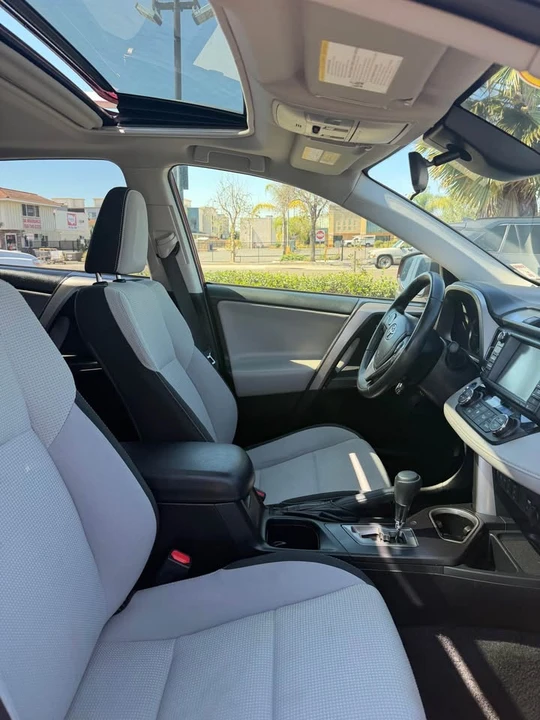 2018 Toyota RAV4 4th Gen - Image 2 of 9