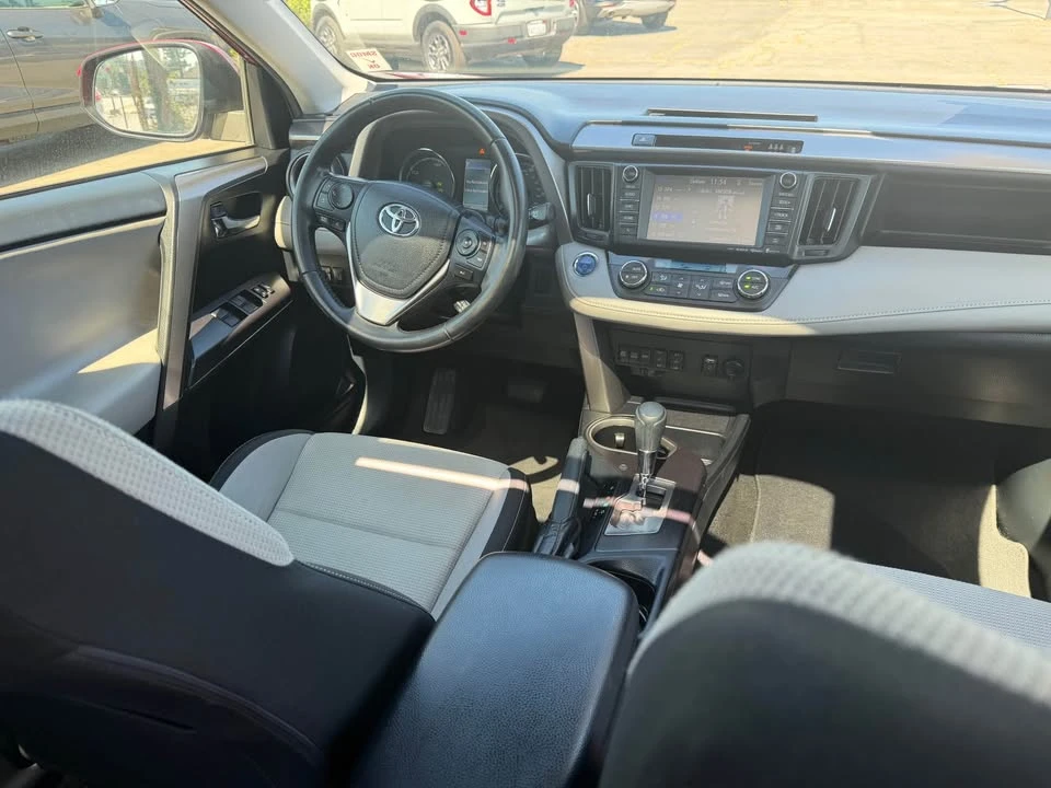 2018 Toyota RAV4 4th Gen - Image 5 of 9