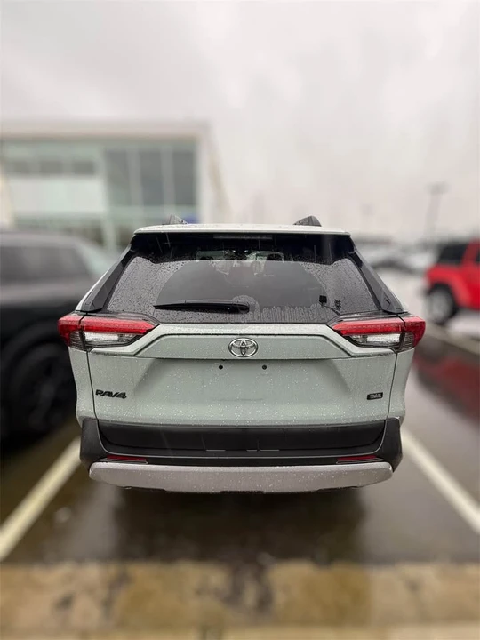 2018 Toyota RAV4 4th Gen - Image 4 of 9
