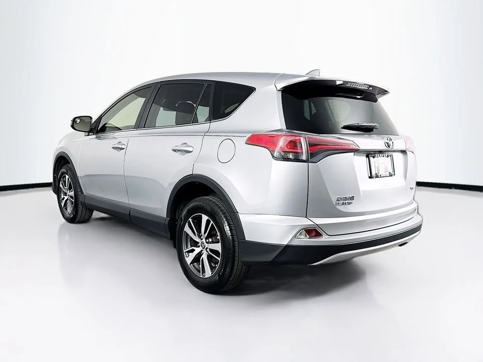 2018 Toyota RAV4 4th Gen - Image 5 of 12