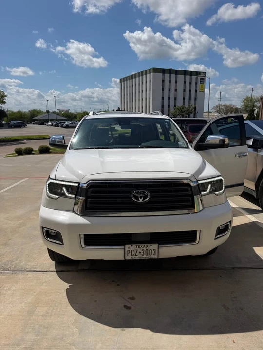 2018 Toyota Sequoia 2nd Gen - Image 2 of 9