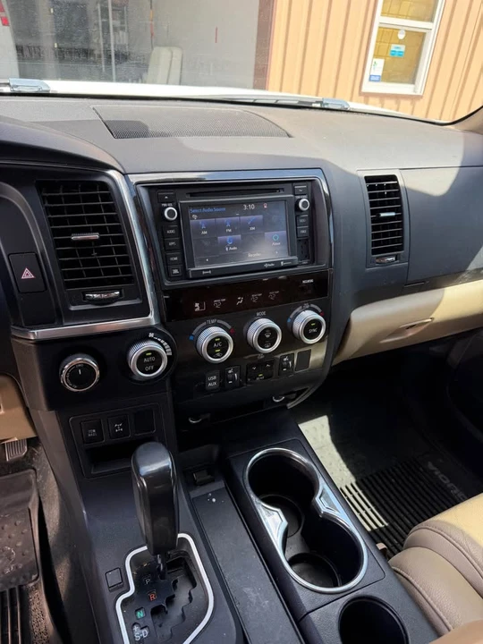 2018 Toyota Sequoia 2nd Gen - Image 5 of 9