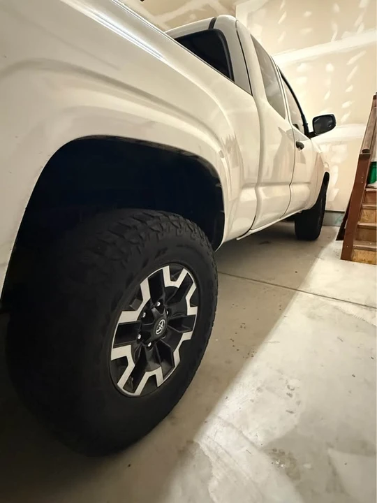2018 Toyota Tacoma 3rd Gen - Image 7 of 10