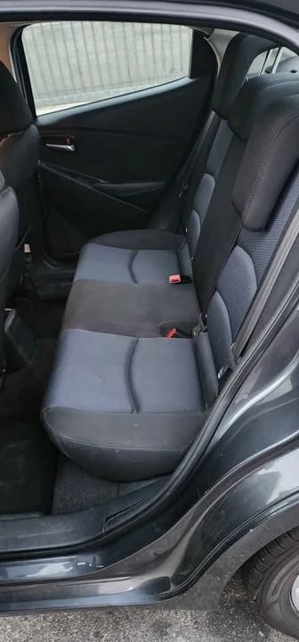 2018 Toyota Yaris - Image 8 of 16