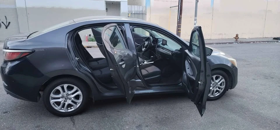 2018 Toyota Yaris - Image 7 of 16