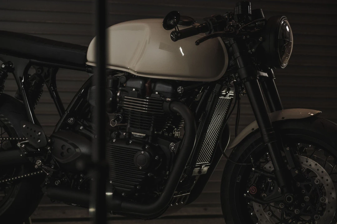 2018 Triumph Thruxton - Image 2 of 3