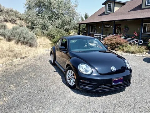 2018 Volkswagen New Beetle 2.0T