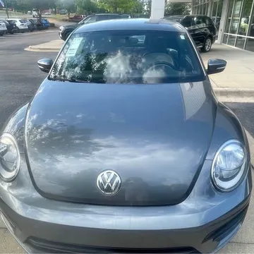 2018 Volkswagen Beetle 1.8T Classic Hatchback 2D