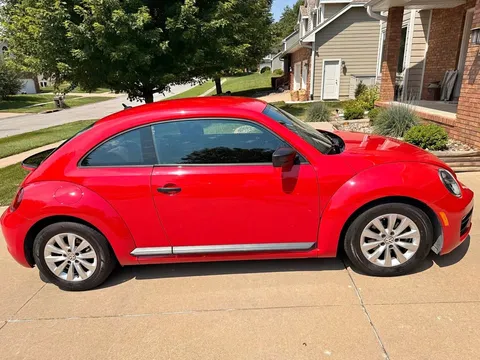 2018 Volkswagen Beetle 2.0T Coast Hatchback 2D