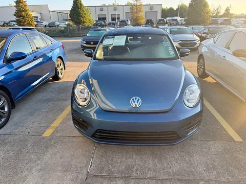 2018 Volkswagen Beetle 2.0T Coast Hatchback 2D