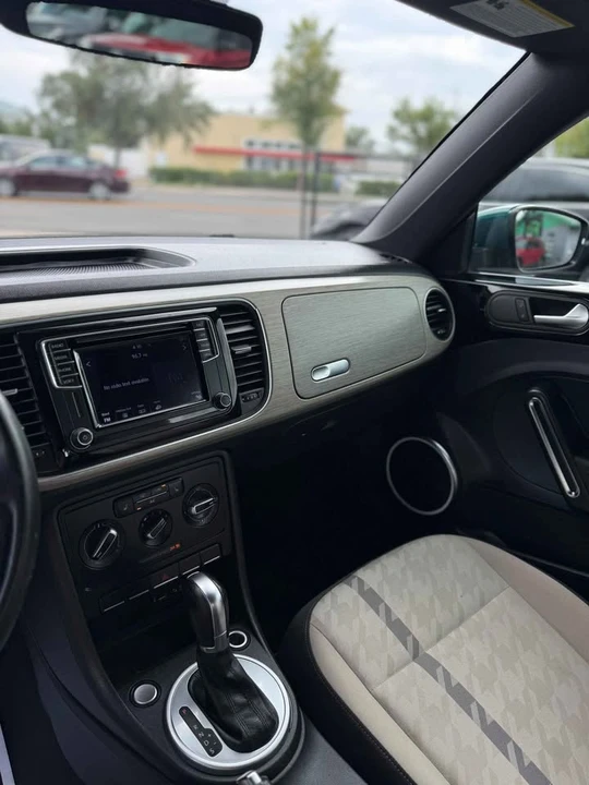 2018 Volkswagen A5 Beetle - Image 8 of 9