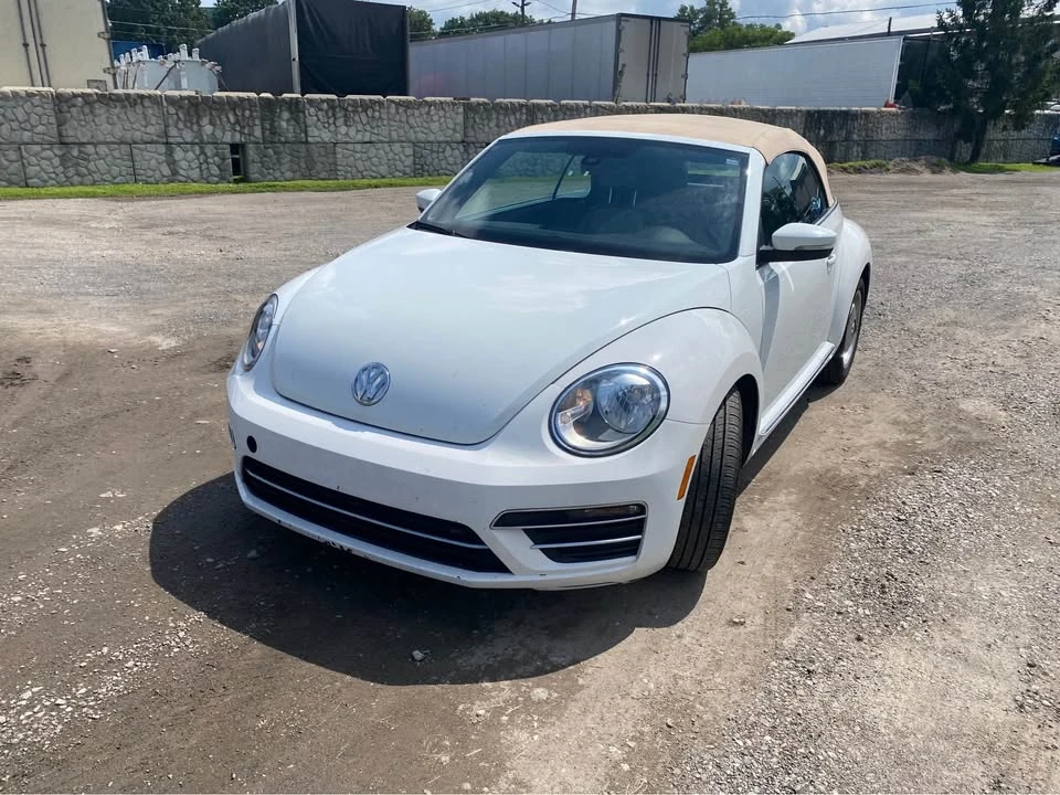 2018 Volkswagen A5 Beetle - Image 2 of 15