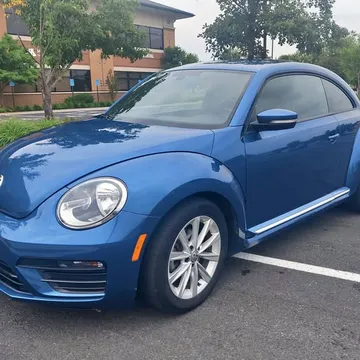 2018 Volkswagen Beetle 2.0T SE Hatchback 2D