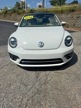 2018 Volkswagen Beetle 2.0T SE Hatchback 2D