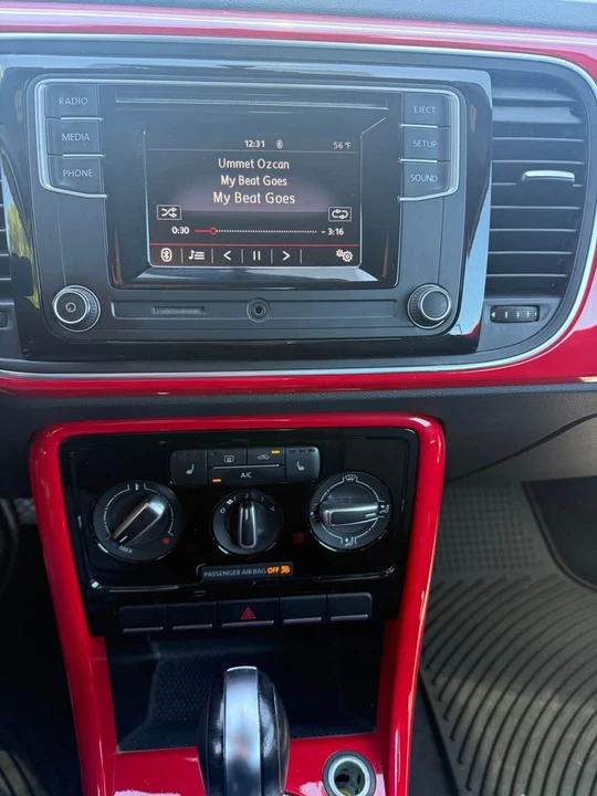 2018 Volkswagen A5 Beetle - Image 12 of 18