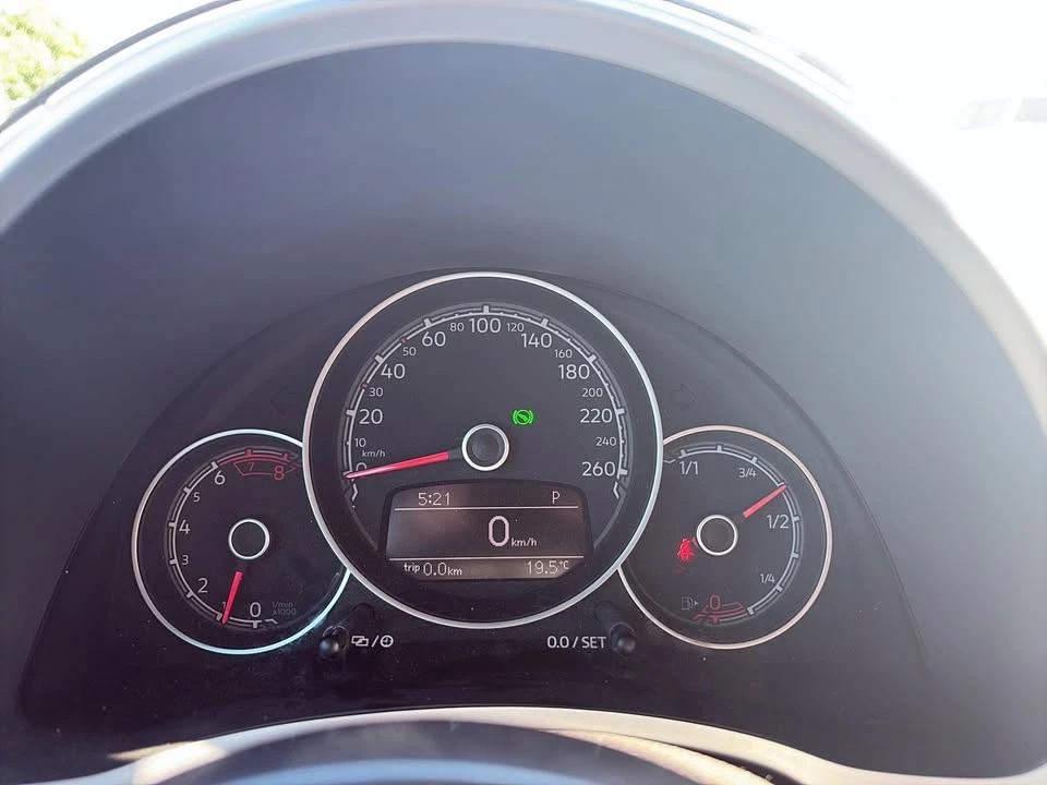 2018 Volkswagen A5 Beetle - Image 9 of 11