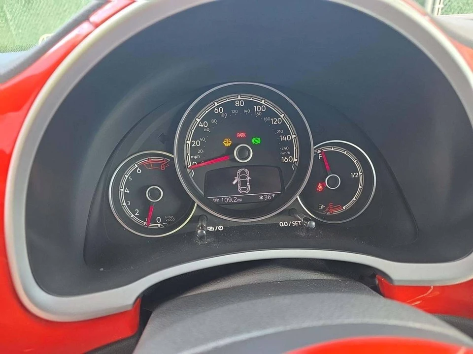 2018 Volkswagen A5 Beetle - Image 6 of 18