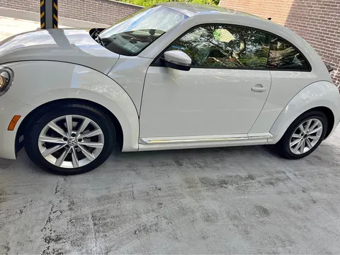 2018 Volkswagen Beetle Turbo Hatchback 2D