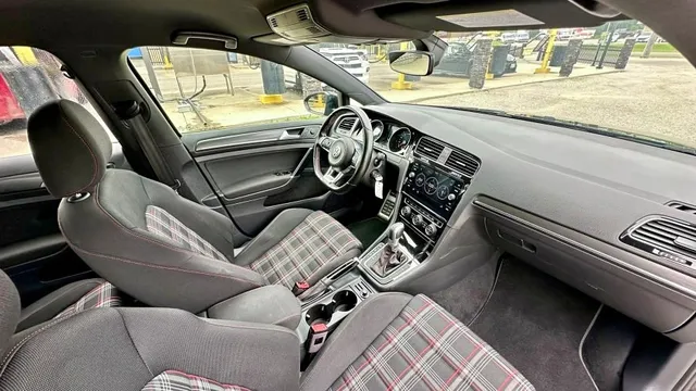 2018 Volkswagen Golf GTI S