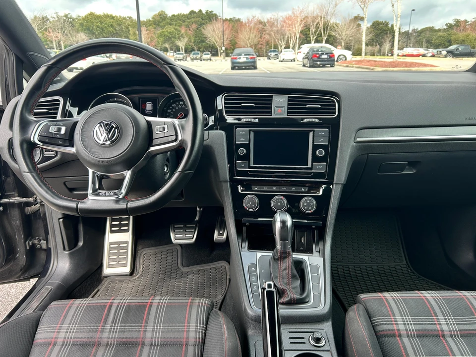 2018 Volkswagen GTI Mk7 - Image 28 of 31