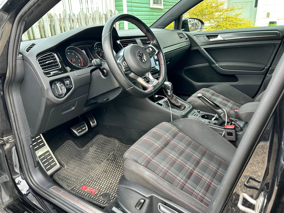 2018 Volkswagen GTI Mk7 - Image 27 of 31