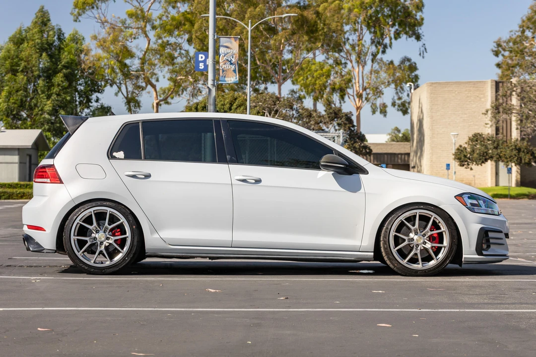 2018 Volkswagen GTI Mk7 - Image 10 of 31