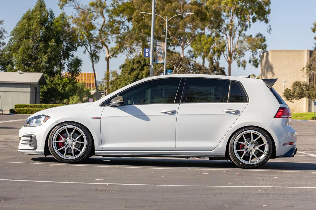 2018 Volkswagen GTI Mk7 - Image 3 of 31