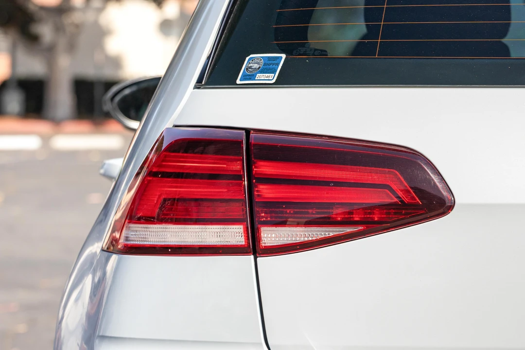 2018 Volkswagen GTI Mk7 - Image 15 of 31