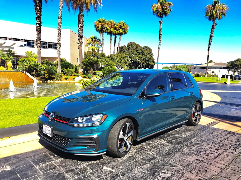 2018 Volkswagen GTI Mk7 - Image 2 of 31