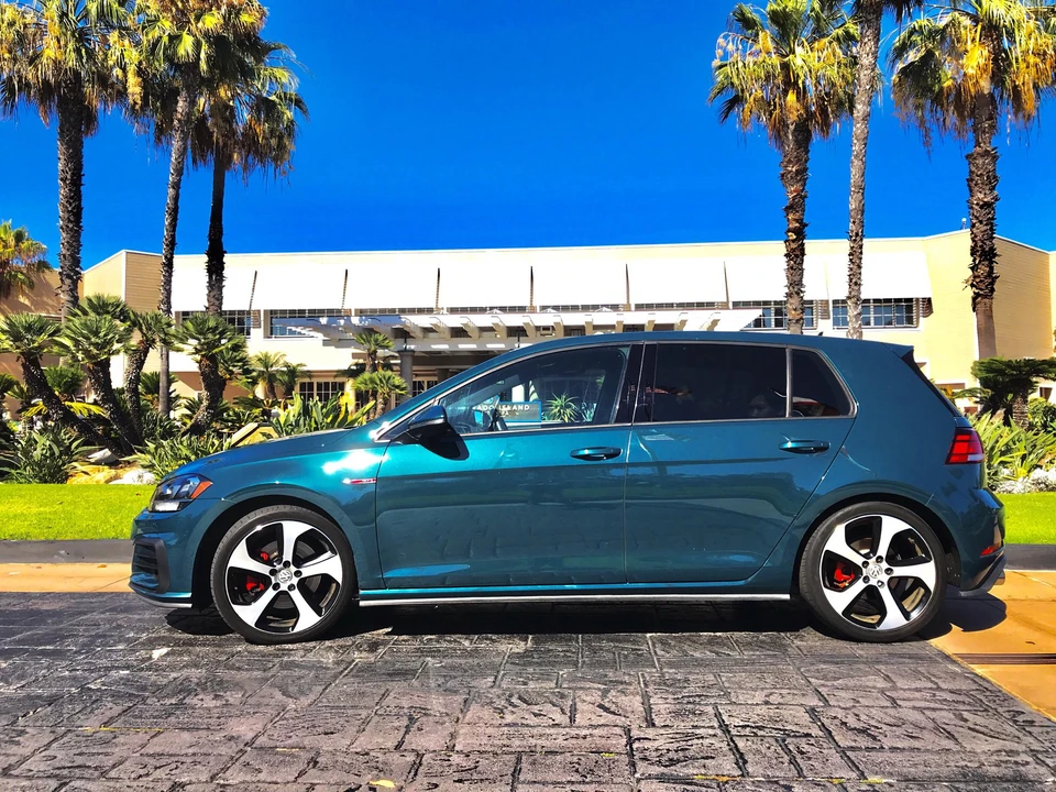 2018 Volkswagen GTI Mk7 - Image 3 of 31