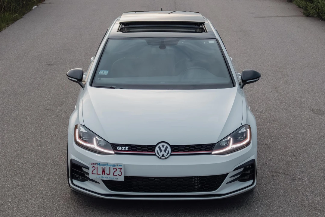 2018 Volkswagen GTI Mk7 - Image 2 of 31