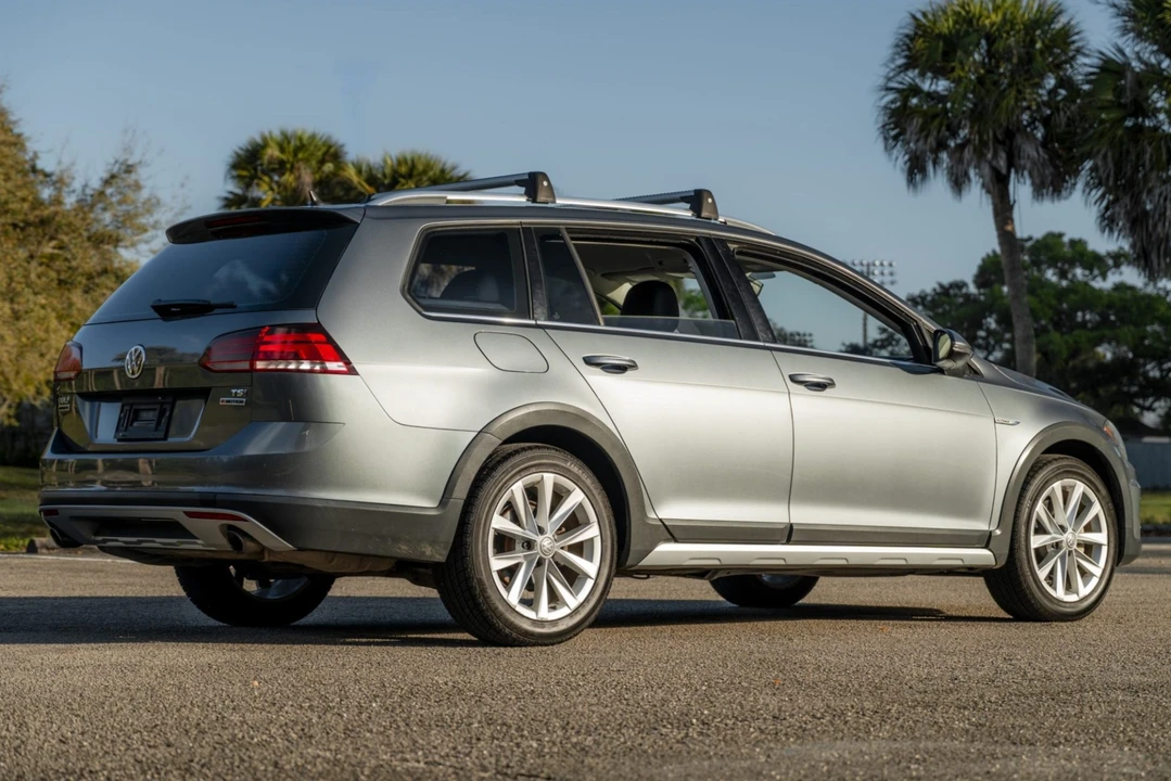 2018 Volkswagen Golf Mk7 - Image 2 of 6