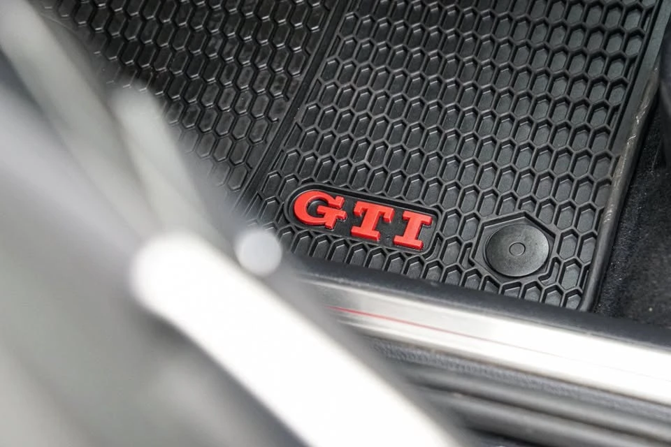 2018 Volkswagen GTI Mk7 - Image 15 of 20