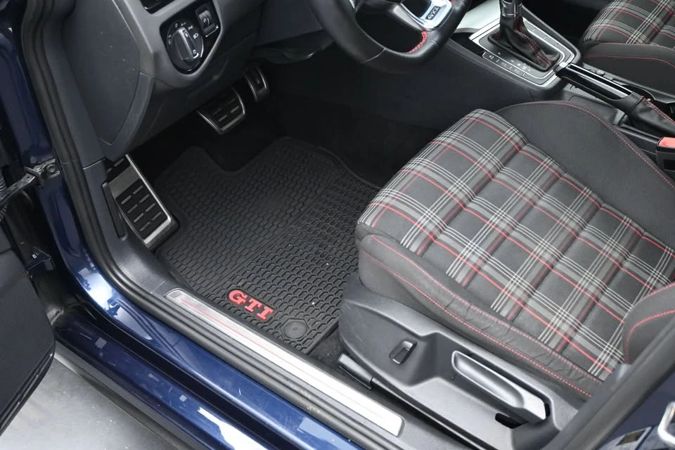 2018 Volkswagen GTI Mk7 - Image 7 of 12