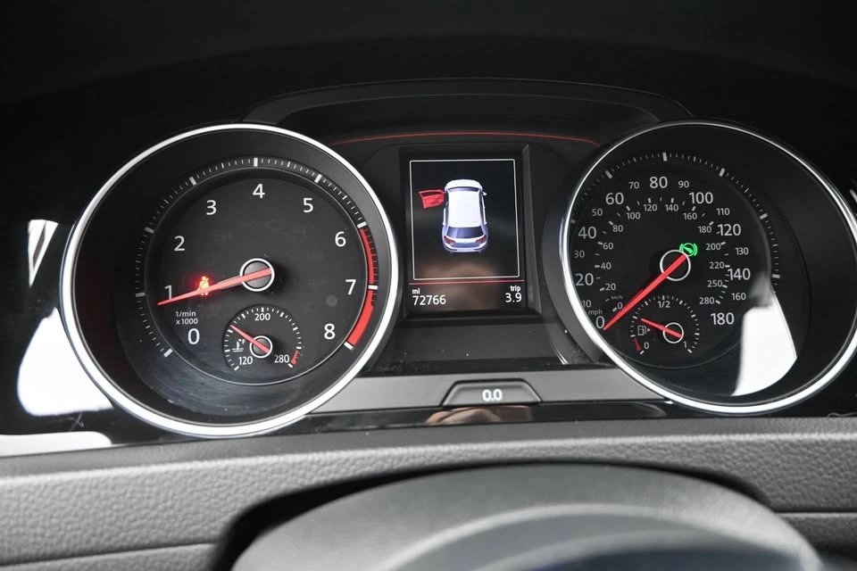2018 Volkswagen GTI Mk7 - Image 8 of 12
