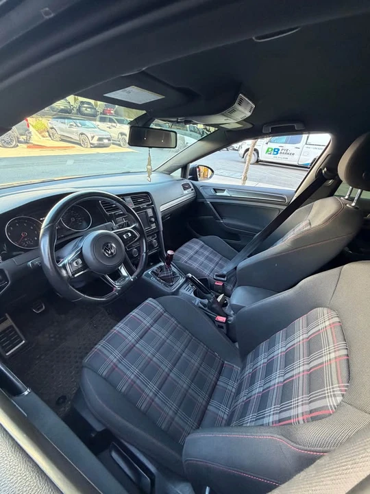 2018 Volkswagen GTI Mk7 - Image 9 of 9