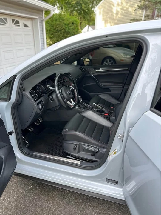 2018 Volkswagen GTI Mk7 - Image 8 of 17