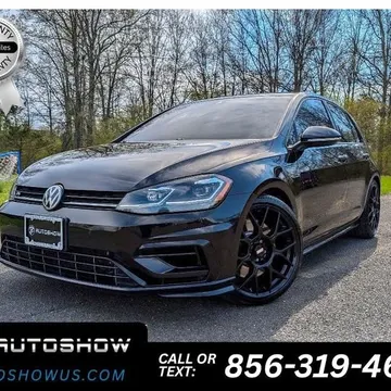2018 Volkswagen Golf R 2.0T w/DCC & Navigation (M6)