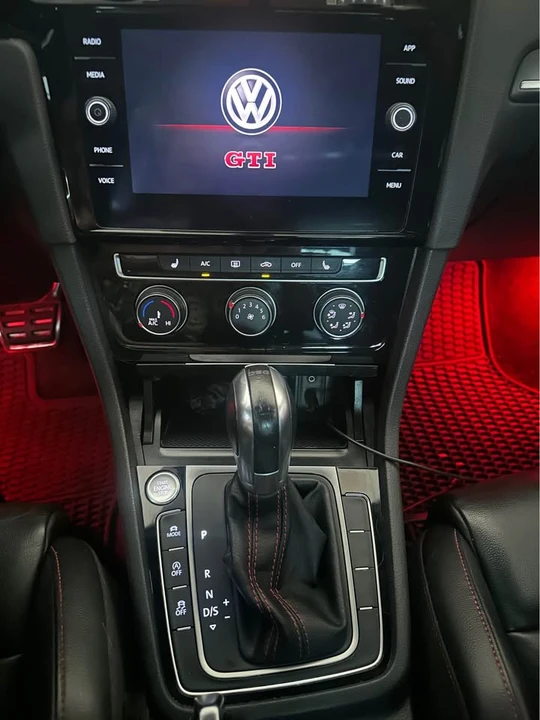 2018 Volkswagen GTI Mk7 - Image 6 of 10