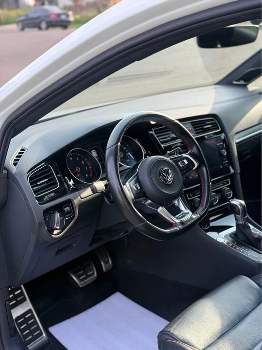 2018 Volkswagen GTI Mk7 - Image 11 of 20