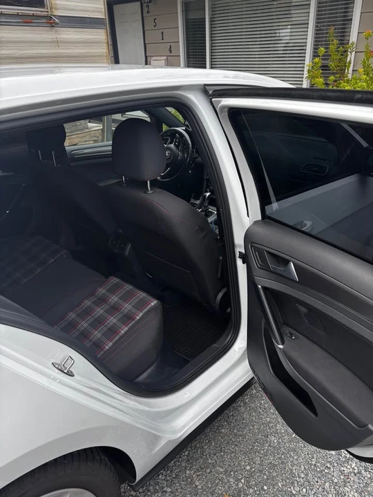 2018 Volkswagen GTI Mk7 - Image 7 of 12