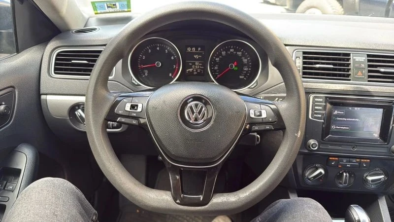 2018 Volkswagen A6 Jetta - Image 10 of 12