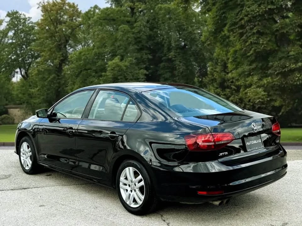 2018 Volkswagen A7 Jetta - Image 9 of 18