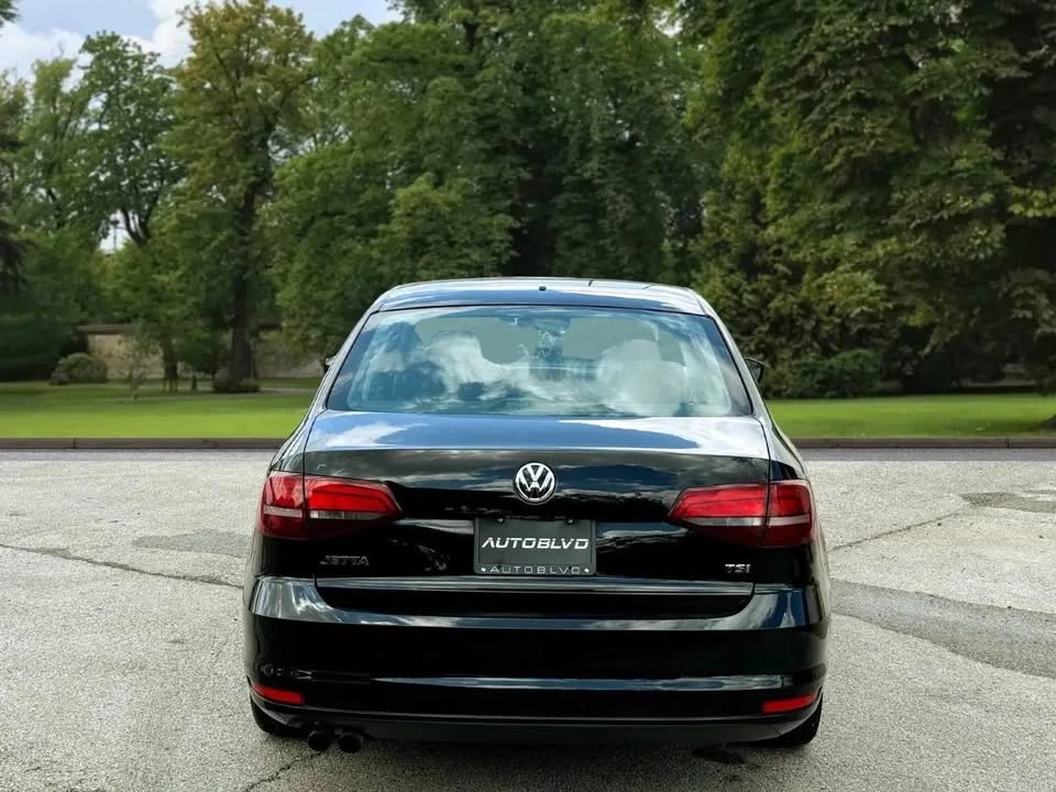 2018 Volkswagen A7 Jetta - Image 8 of 18