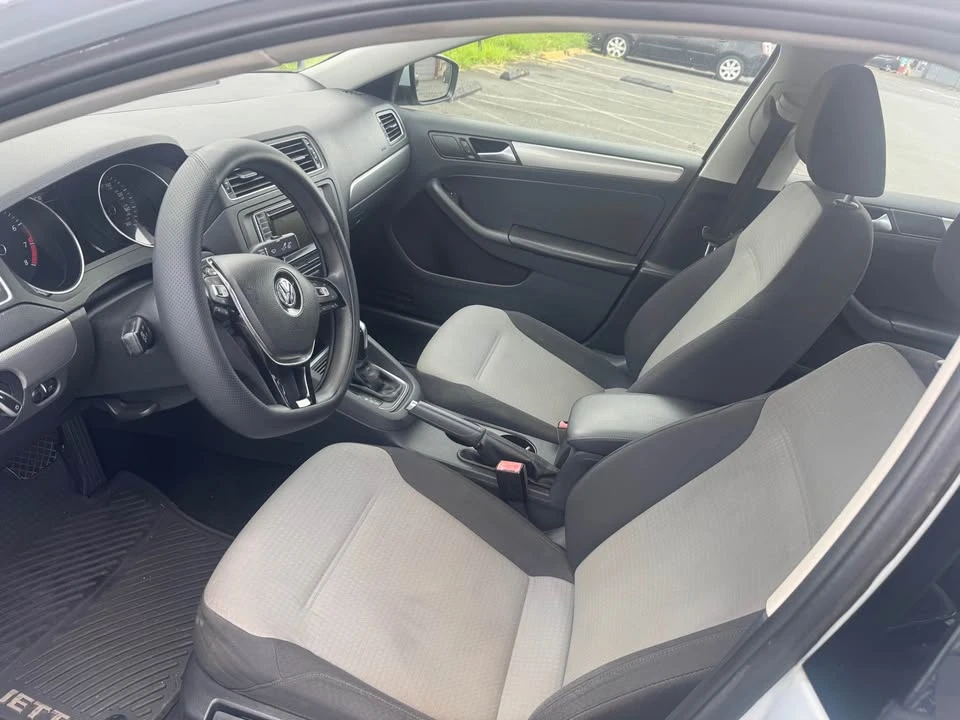 2018 Volkswagen A6 Jetta - Image 8 of 11