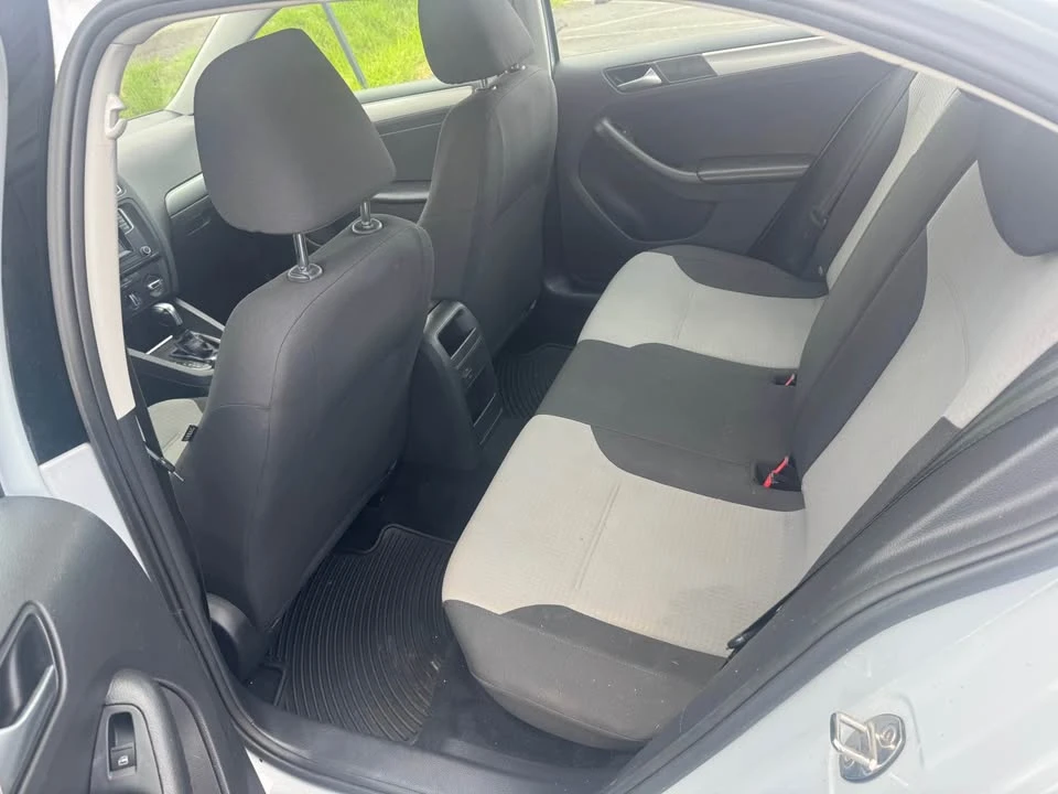 2018 Volkswagen A6 Jetta - Image 9 of 11