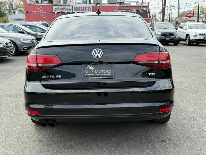 2018 Volkswagen A6 Jetta - Image 9 of 12