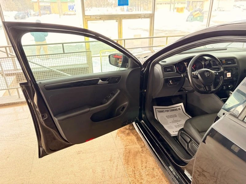 2018 Volkswagen A6 Jetta - Image 10 of 12